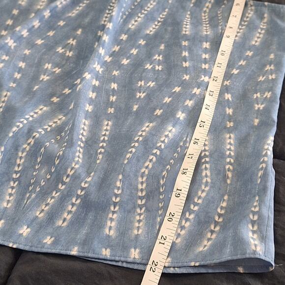 NWOT Calvin Klein Halter Top Women's Medium Blue White Geometric Keyhole - Picture 6 of 8